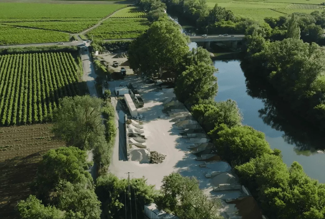 Site de production et de valorisation des matériaux Nexstone à Pézenas