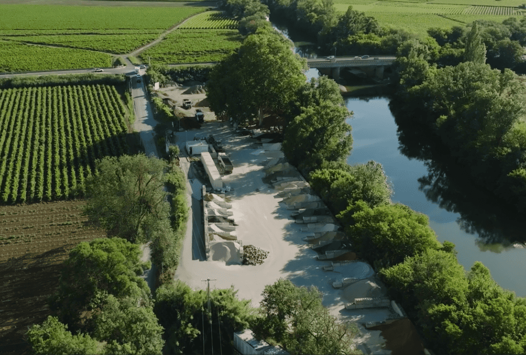 Site de production et de valorisation des matériaux Nexstone à Pézenas