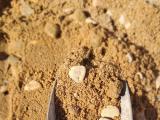 Mélange à béton composé de sable et de graviers, adapté aux travaux de construction et de maçonnerie