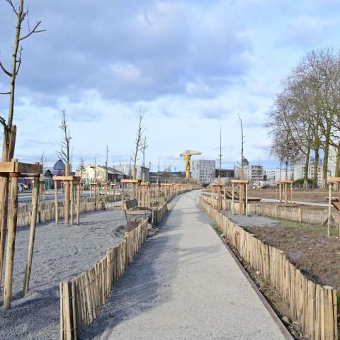 Illustration of Jardin du Rail à Nantes : un projet urbain durable entre patrimoine, paysage et matériaux innovants