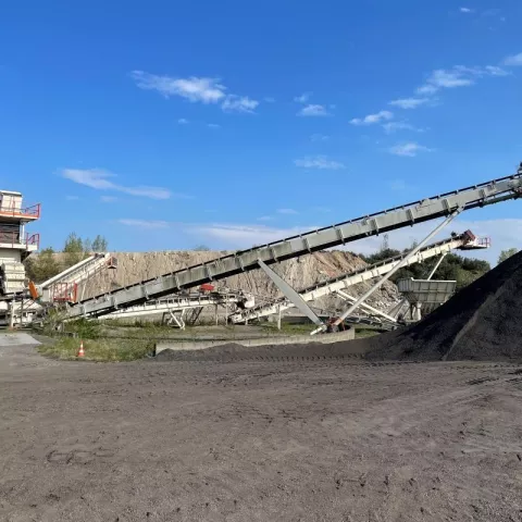 Illustration of Recyclage des matériaux de construction : au cœur de la carrière Nexstone de Mions