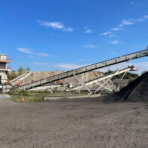Illustration of Recyclage des matériaux de construction : au cœur de la carrière Nexstone de Mions